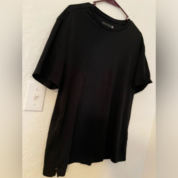 Banana Republic Men’s Luxury Touch Performance t-shirt. Black. Large. EUC. - Picture 4 of 8